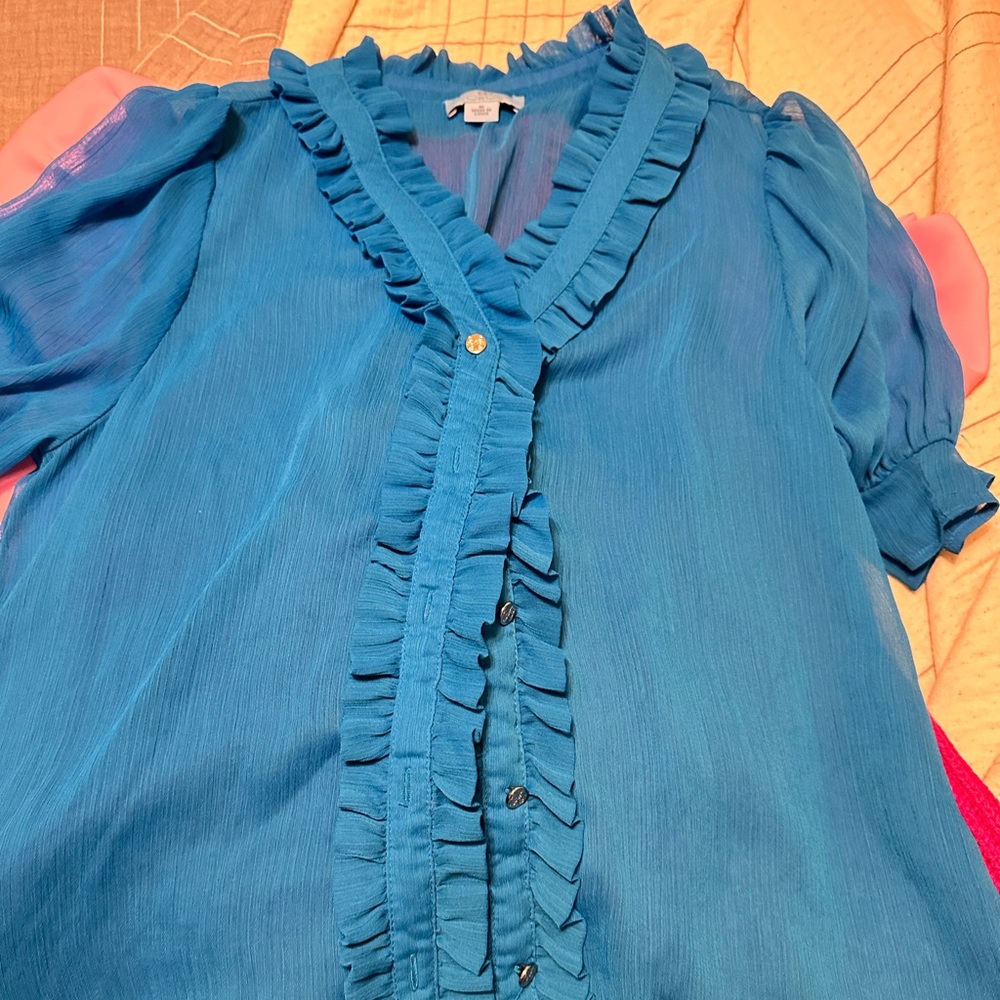 Gorgeous CeCe blouse with ruffles!! NWOT - Never Worn!!